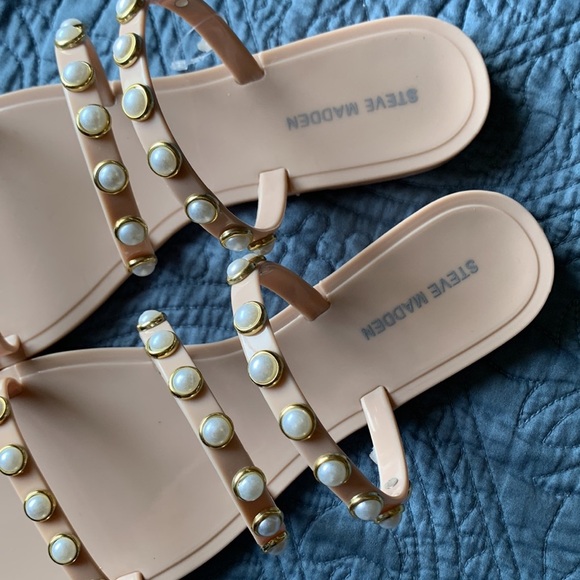 NWOT Steve Madden Yalsa Nude Plastic Pearl Sandals Women's Size 8 - Picture 3 of 5